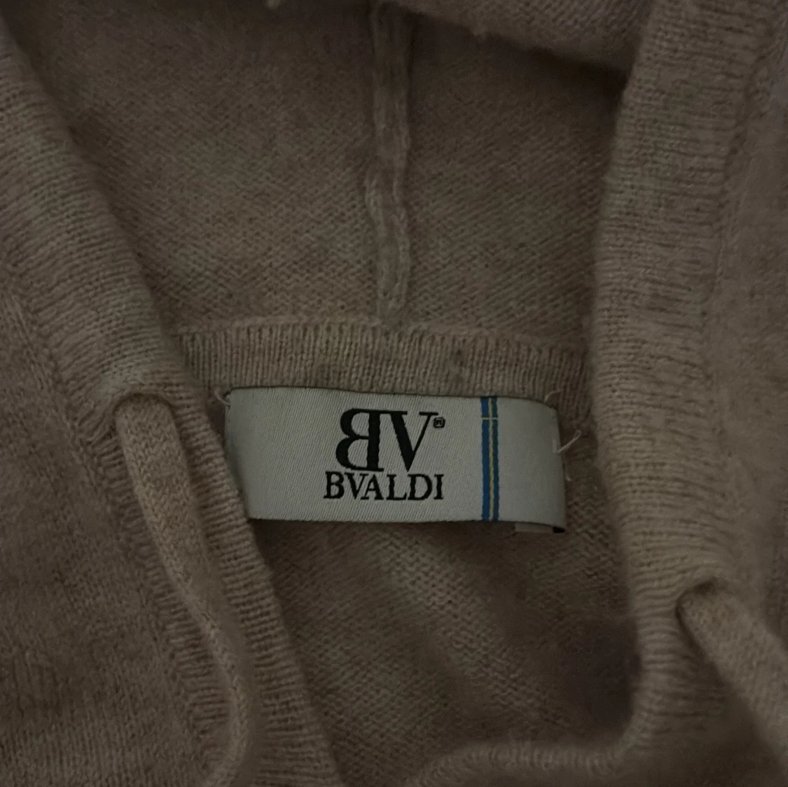 Beige hoodie från Bvaldi - 1