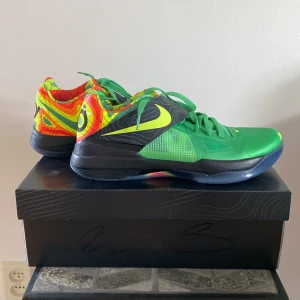 Nike kd 4 weatherman basketskor - Mycket bra skick och är bara användna 5 gånger.