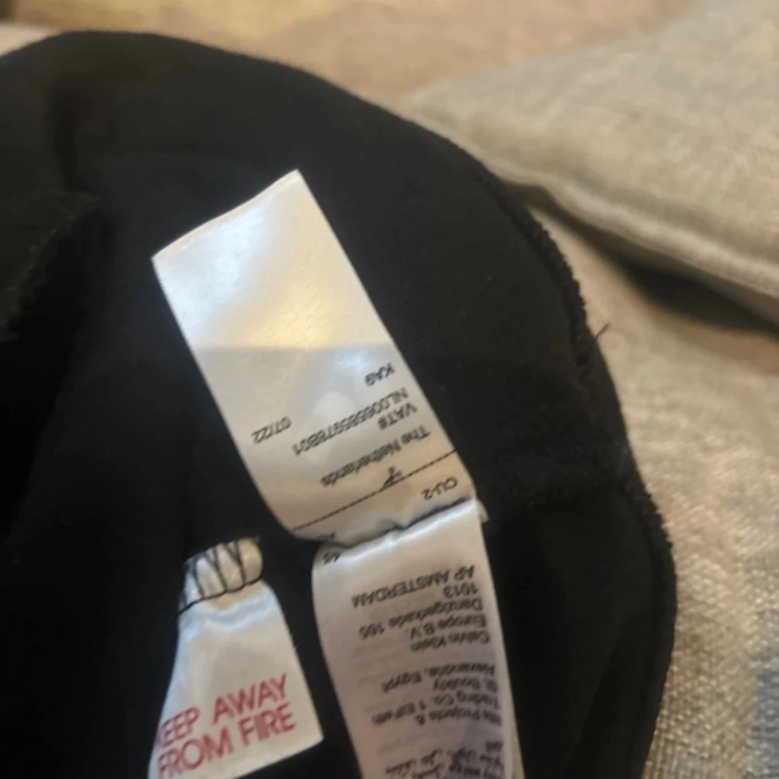 Svart hoodie från Calvin Klein - 92