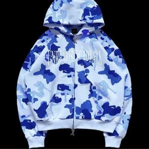 Blå hoodie med dragkedja - Säljer min named collectice hoodie som tyvärr inte säls länge. Säljer den då den inte riktigt kommer till användning längre. Använd fåtal gånger utan några synliga fläckar eller skador.