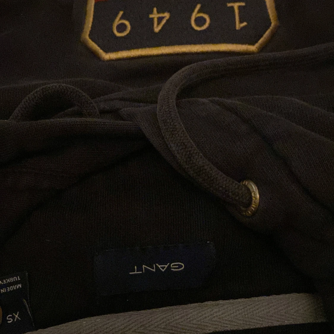Svart hoodie från GANT - 91