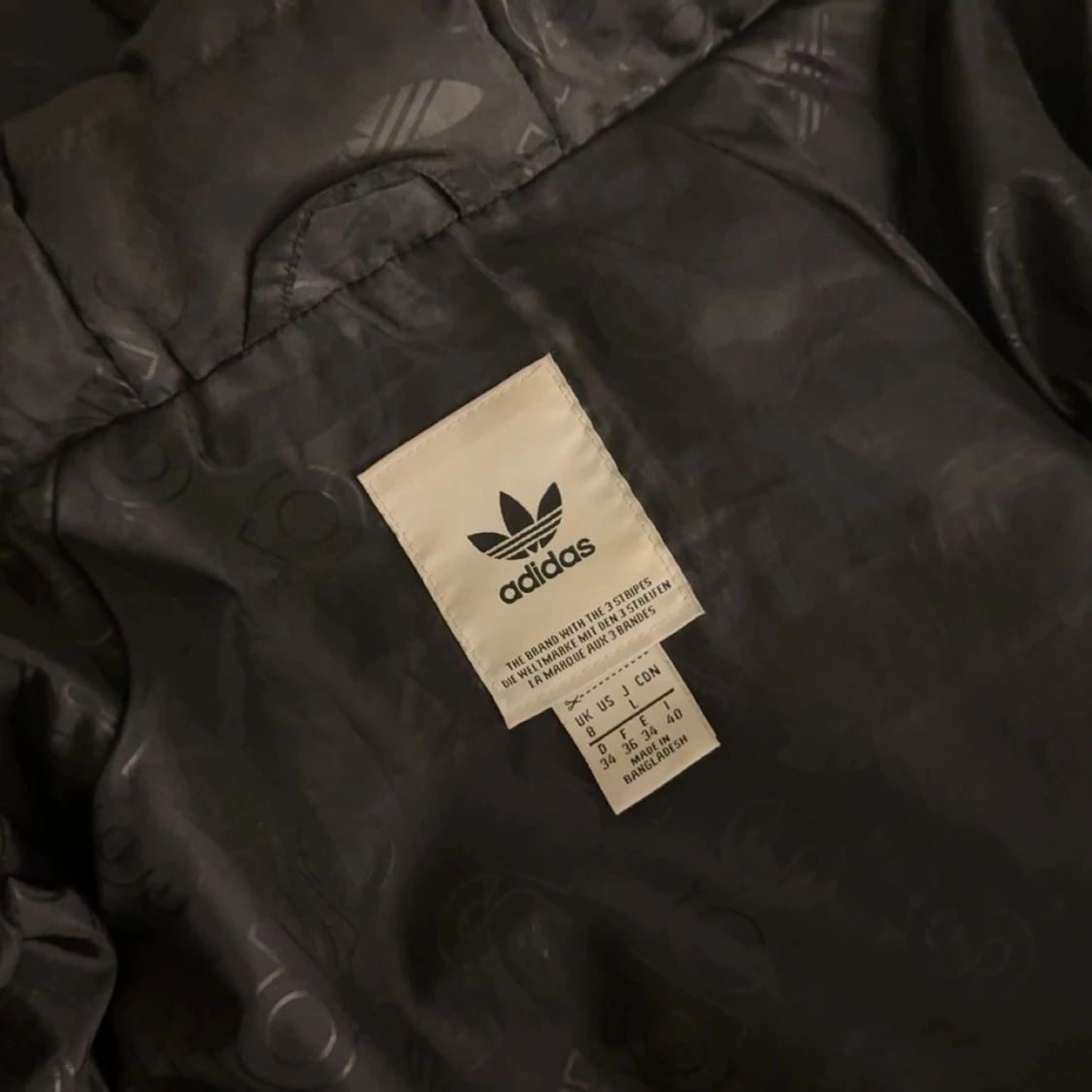 Svart pufferjacka från Adidas - 91