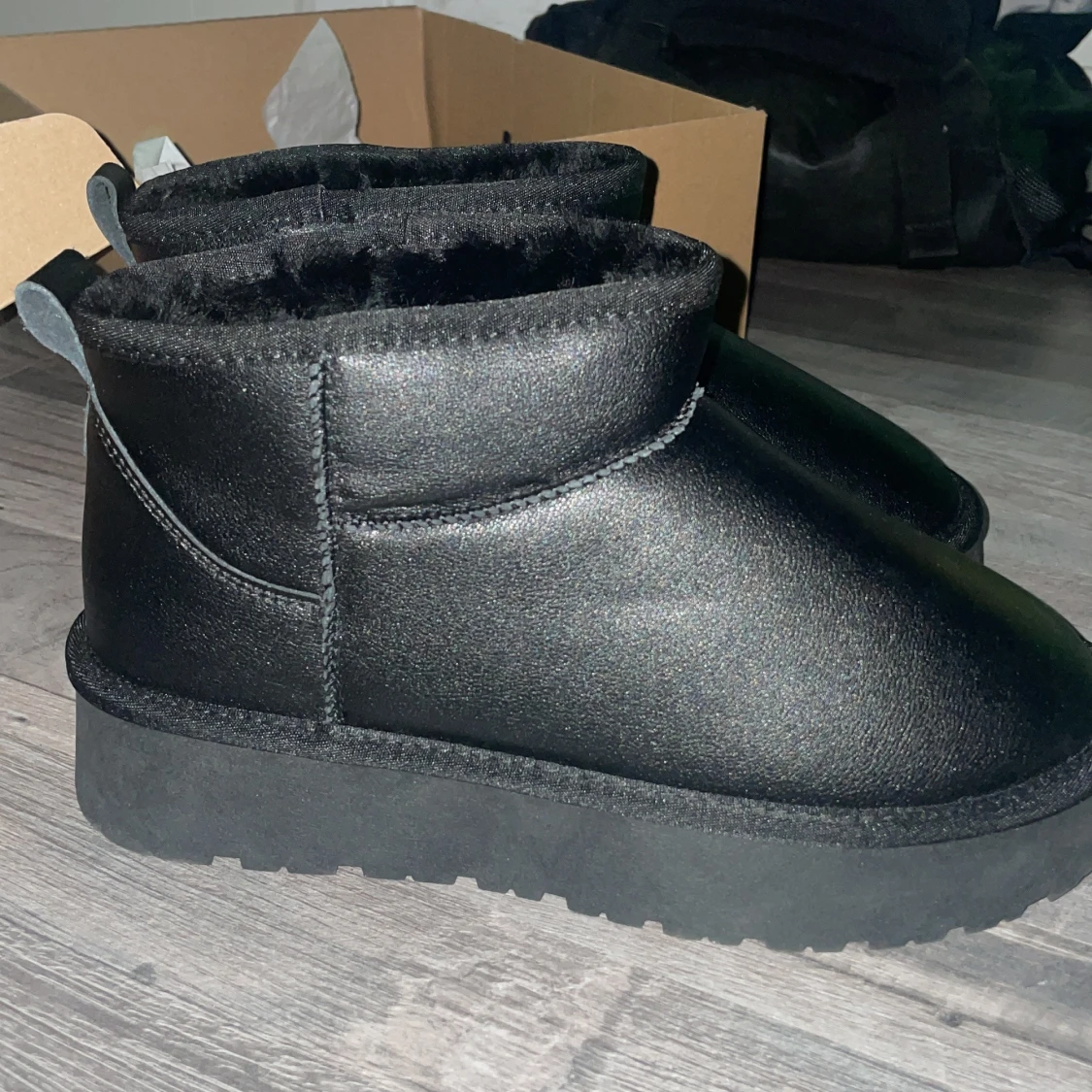Svarta uggs - 91