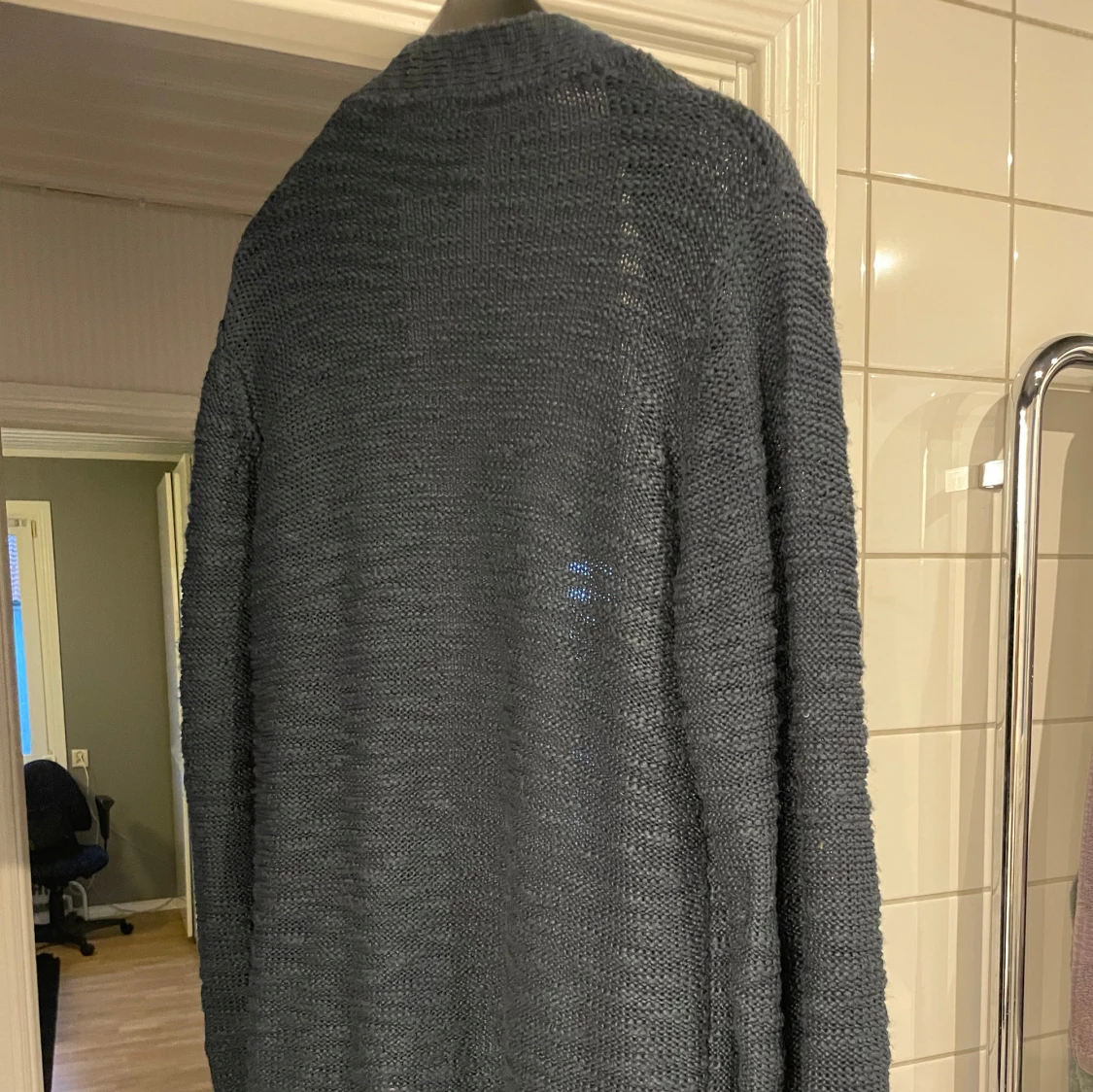 Blå stickad kofta - 90