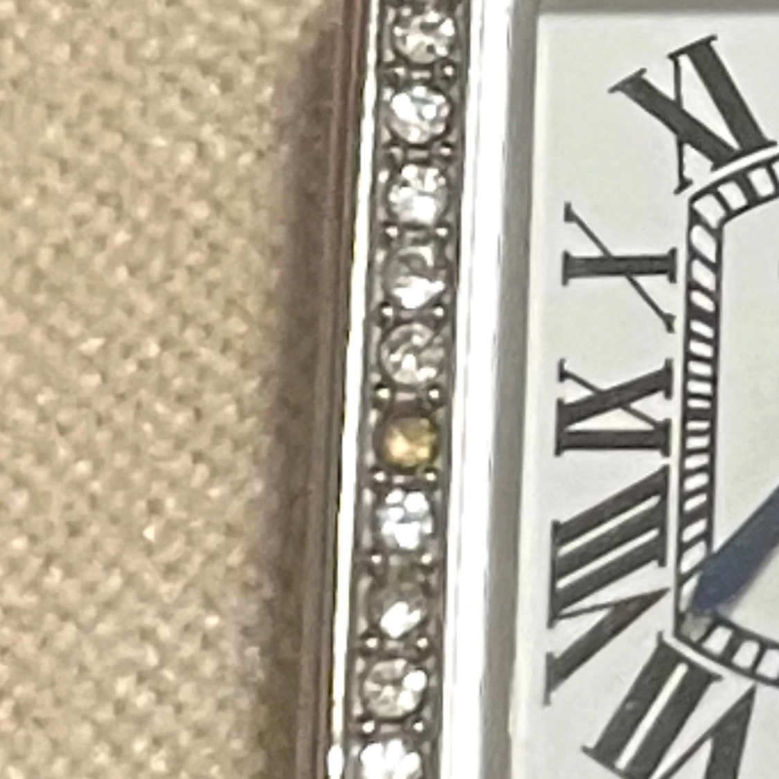 Silverfärgad klocka från Ivy n Rox - 91