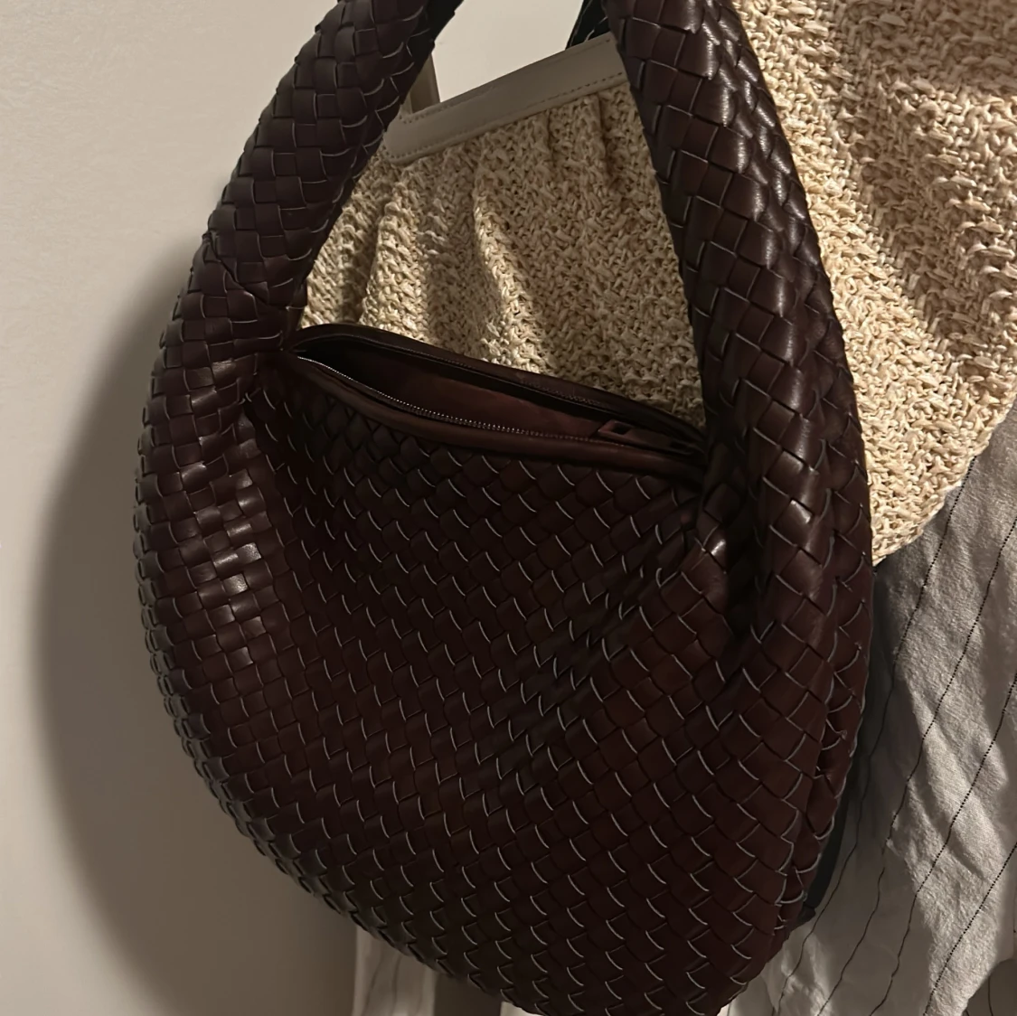 Brun flätad axelväska - 91