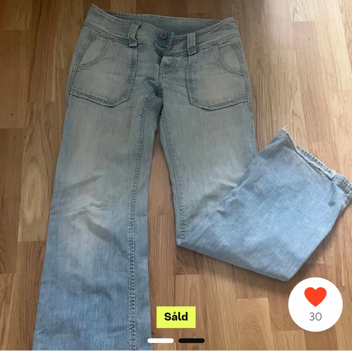 Ljusblå jeans