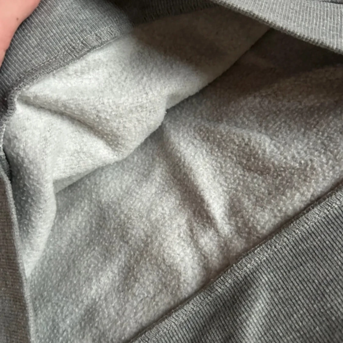 Grå sweatshirt med tryck - 91