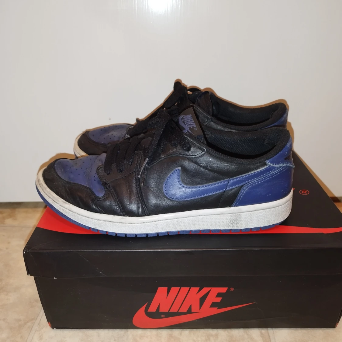 Nike Air Jordans i svart och blått - 1