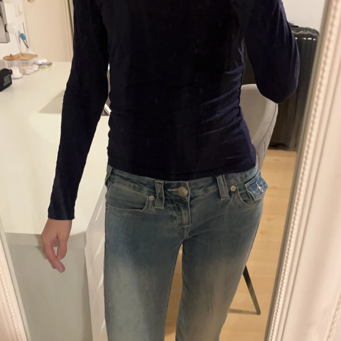 Mörkblå långärmad tröja  - 1