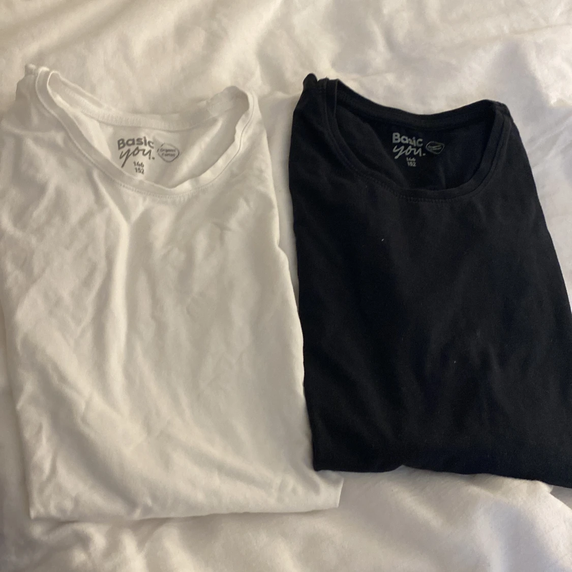 Två långärmade bas tröjor från basic you❤️