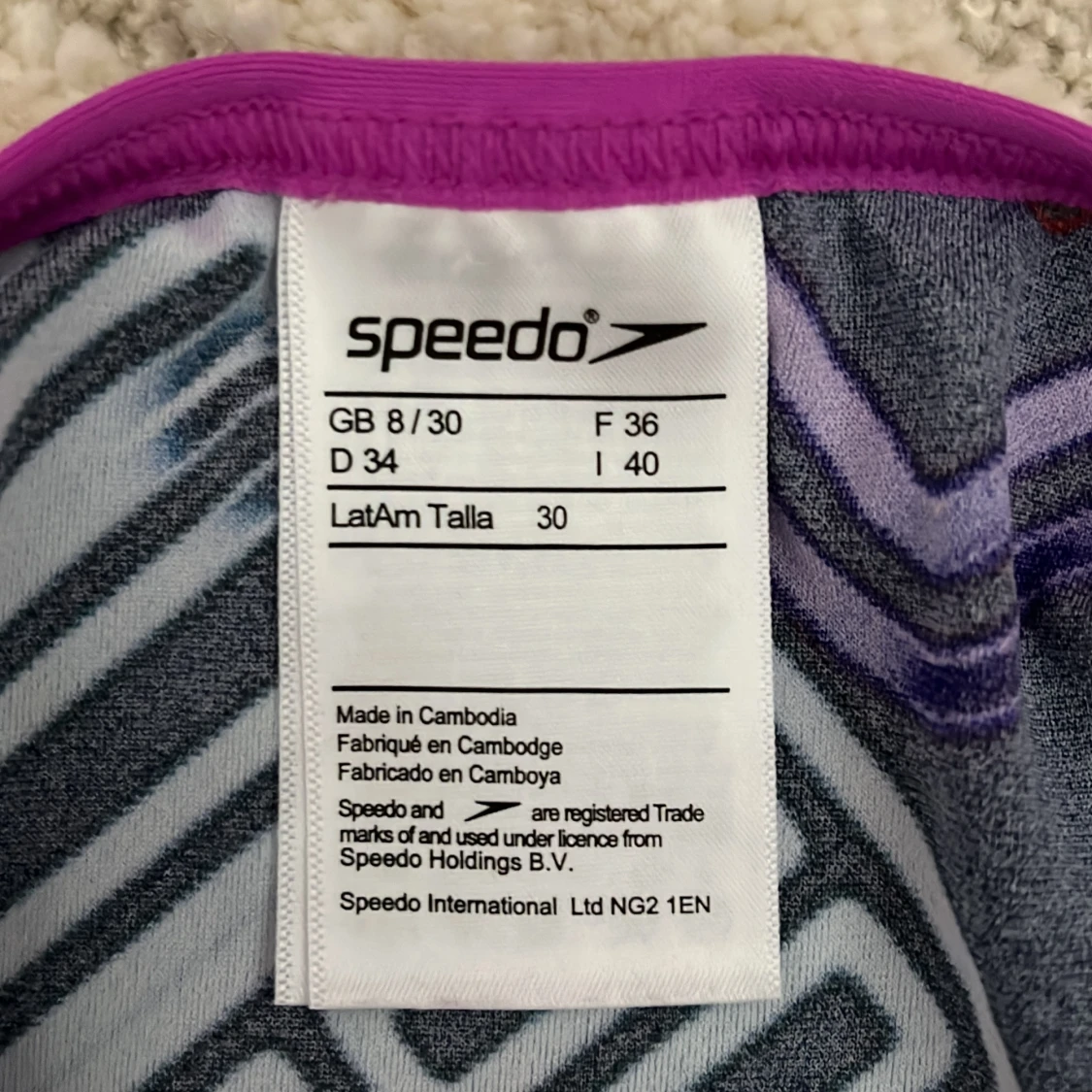 Färgglad baddräkt från Speedo - 2