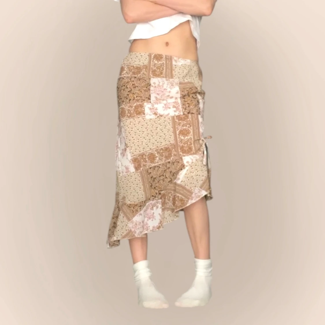 Patchworkmönstrad kjol i beige och rosa - 2