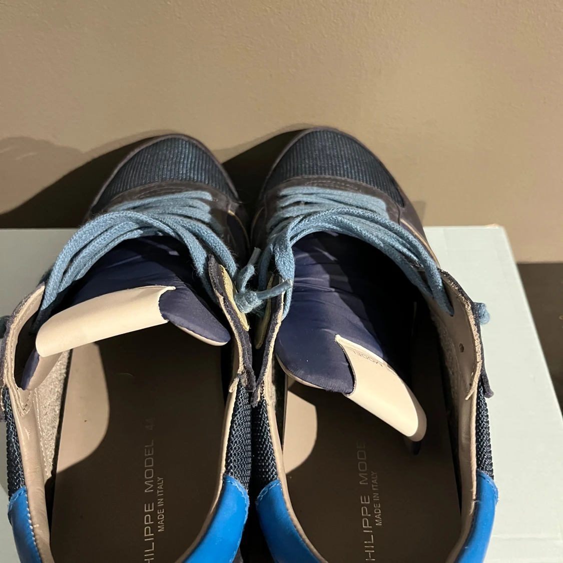 Blå sneakers från Philippe Model - 2