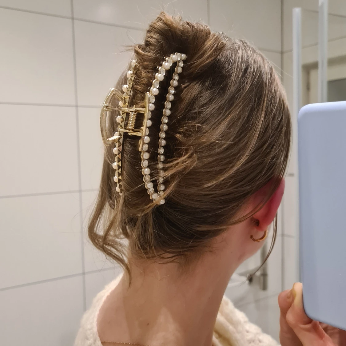 Hårklämma med pärlor och strass - 1