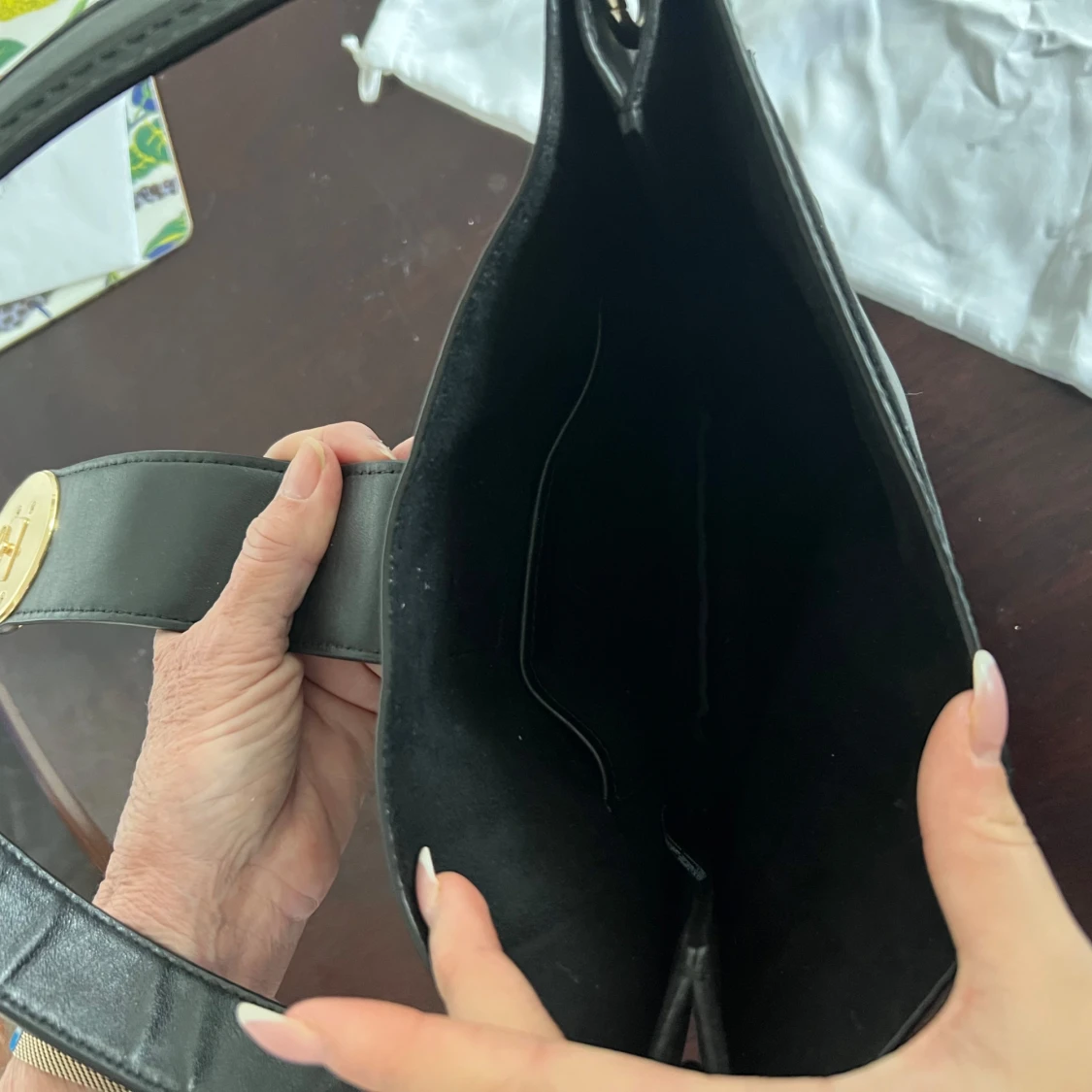 Svart axelväska från Michael Kors - 3