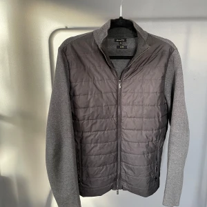Massimo dutti cardigan - Snygg massimo dutti cardigan i toppskick passar S modellen är 179 hör av dig vid minsta fundering (28.) 