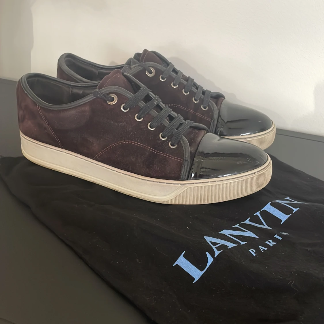 Vinröda skor från Lanvin - 2