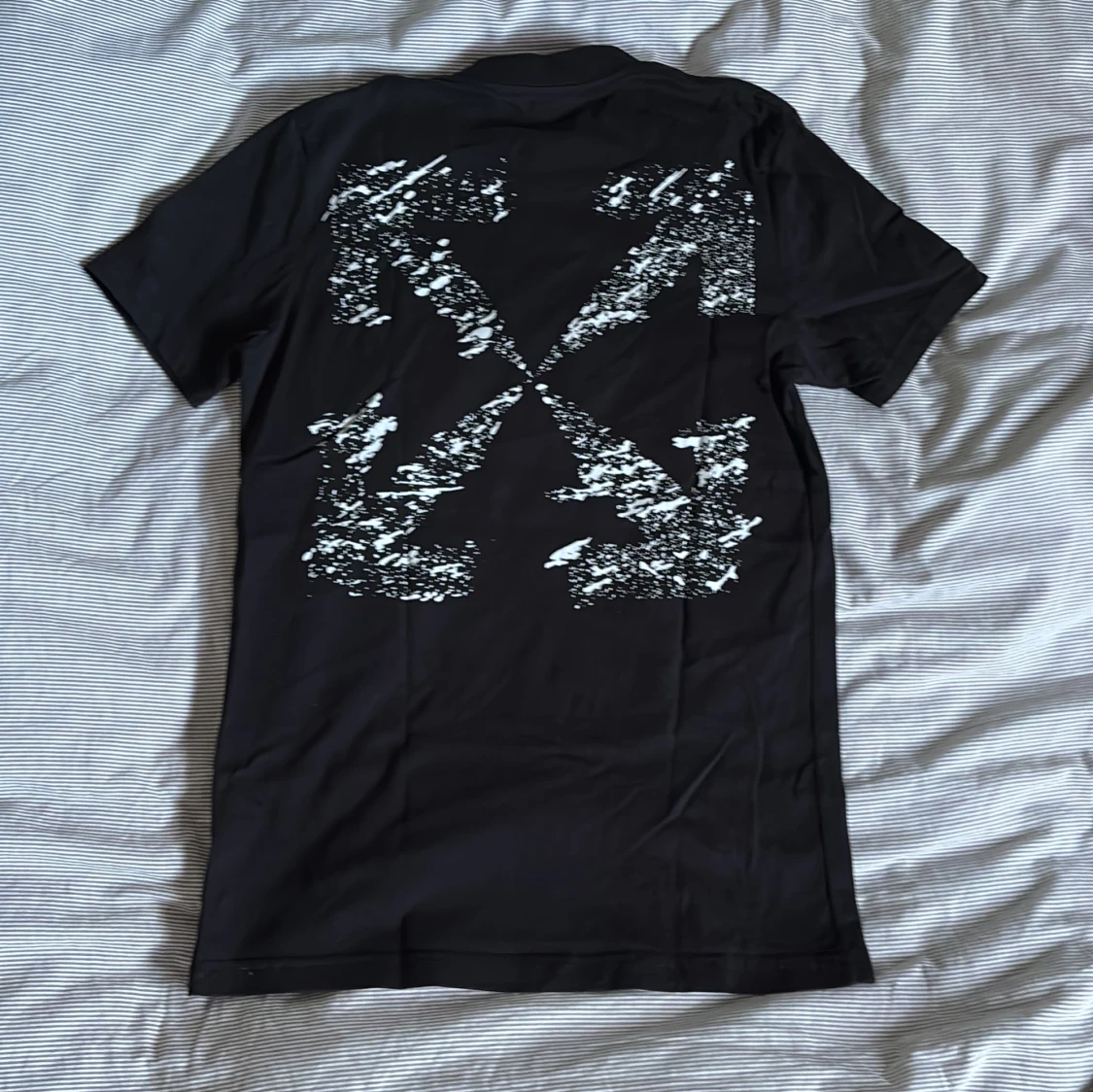 Svart t-shirt från Off-White - 1