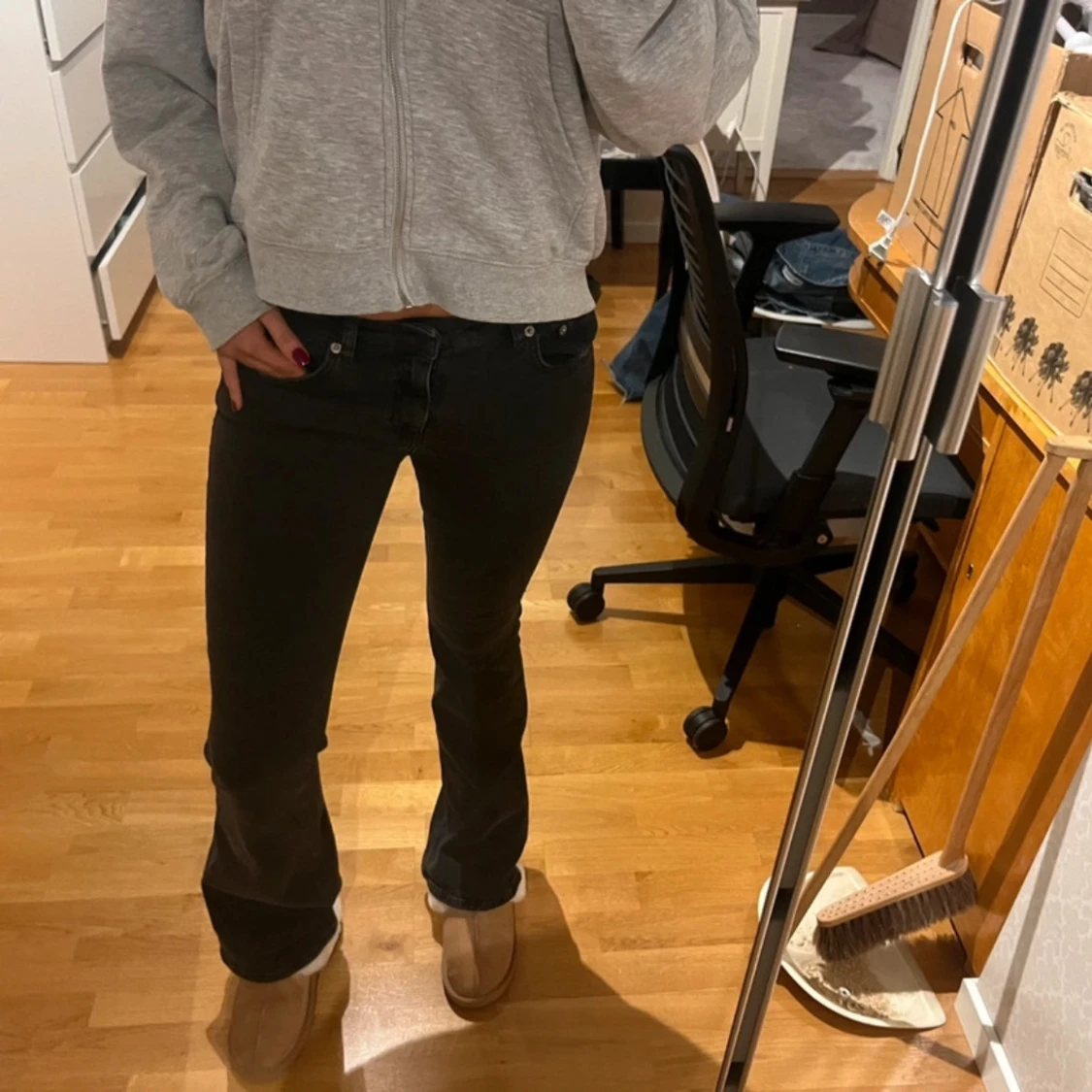 Svarta bootcut jeans - 2