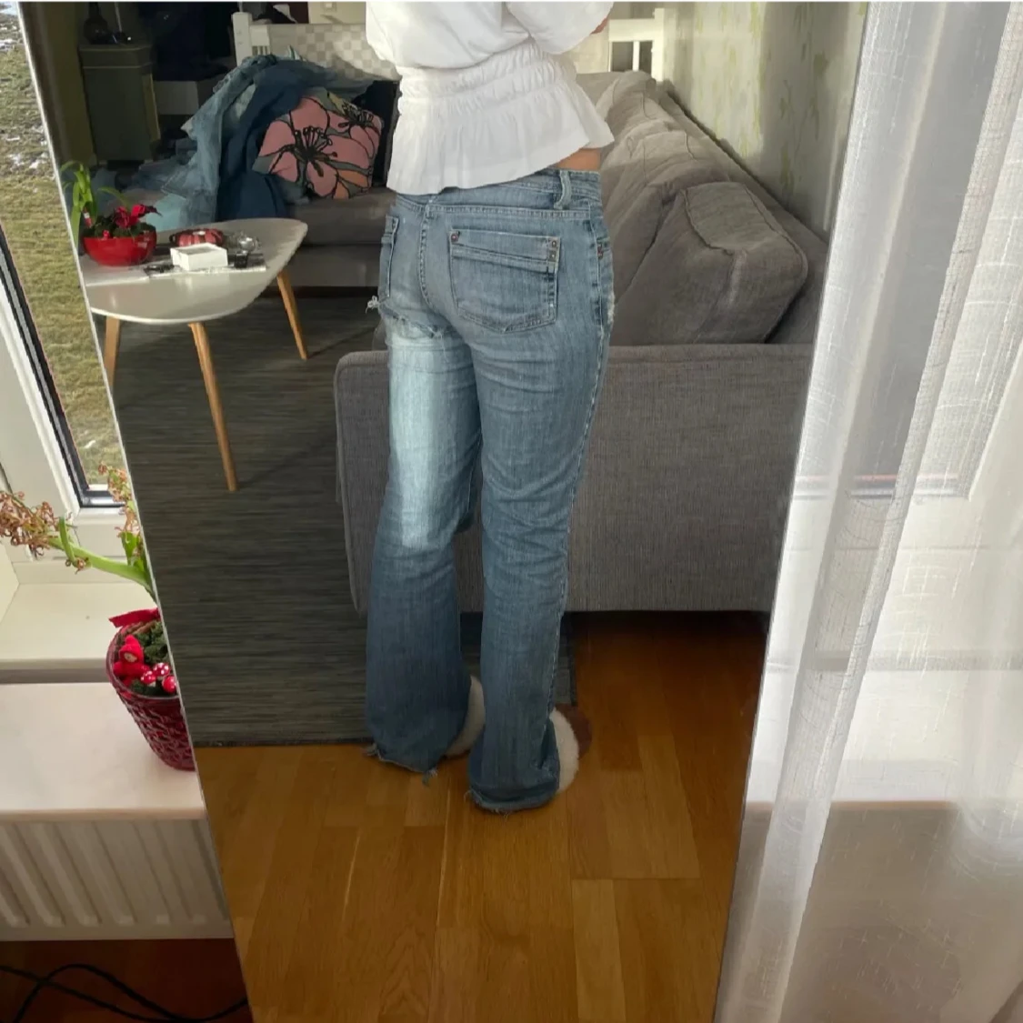 Low waist bootcut jeans med hål - 1