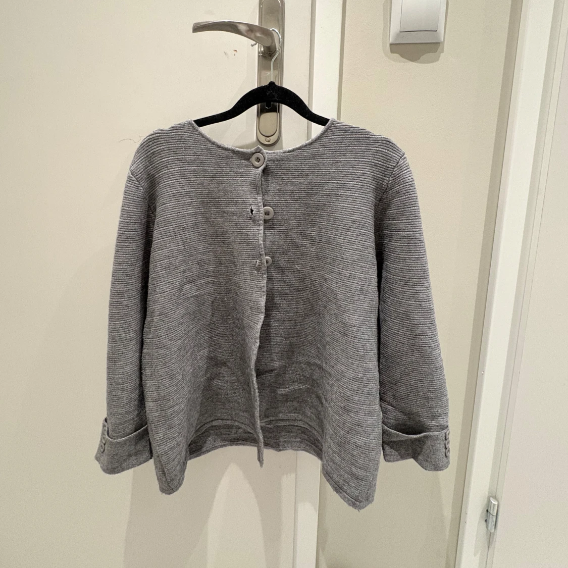 Grå kofta från Giolli