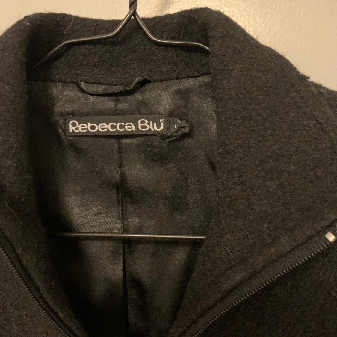 Svart croppad jacka från Rebecca Blu - 2