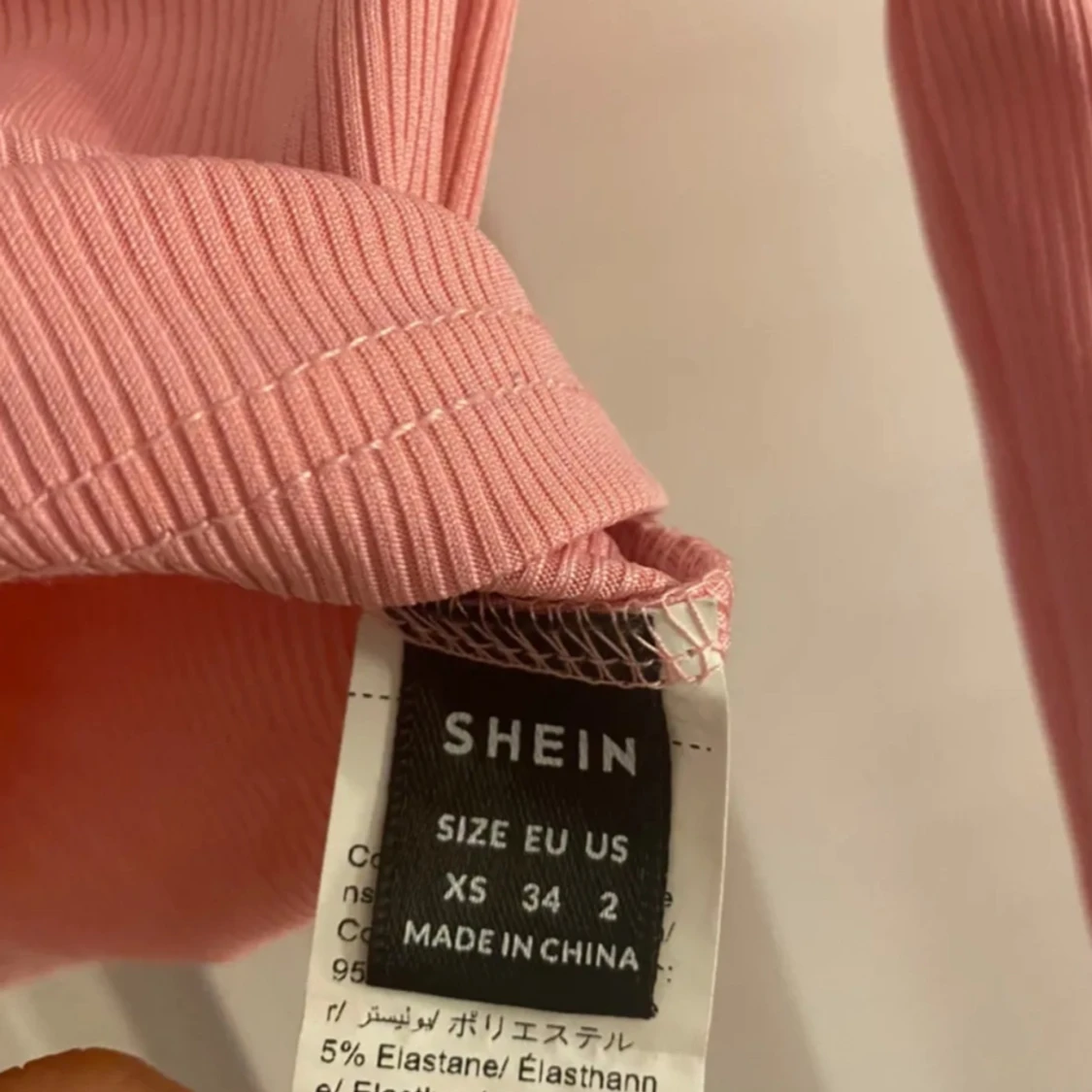 Rosa ribbad croppad topp från Shein - 90