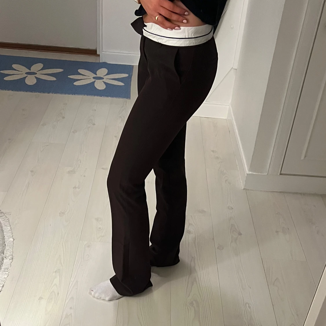 Bruna kostymbyxor från Neo Noir - 90