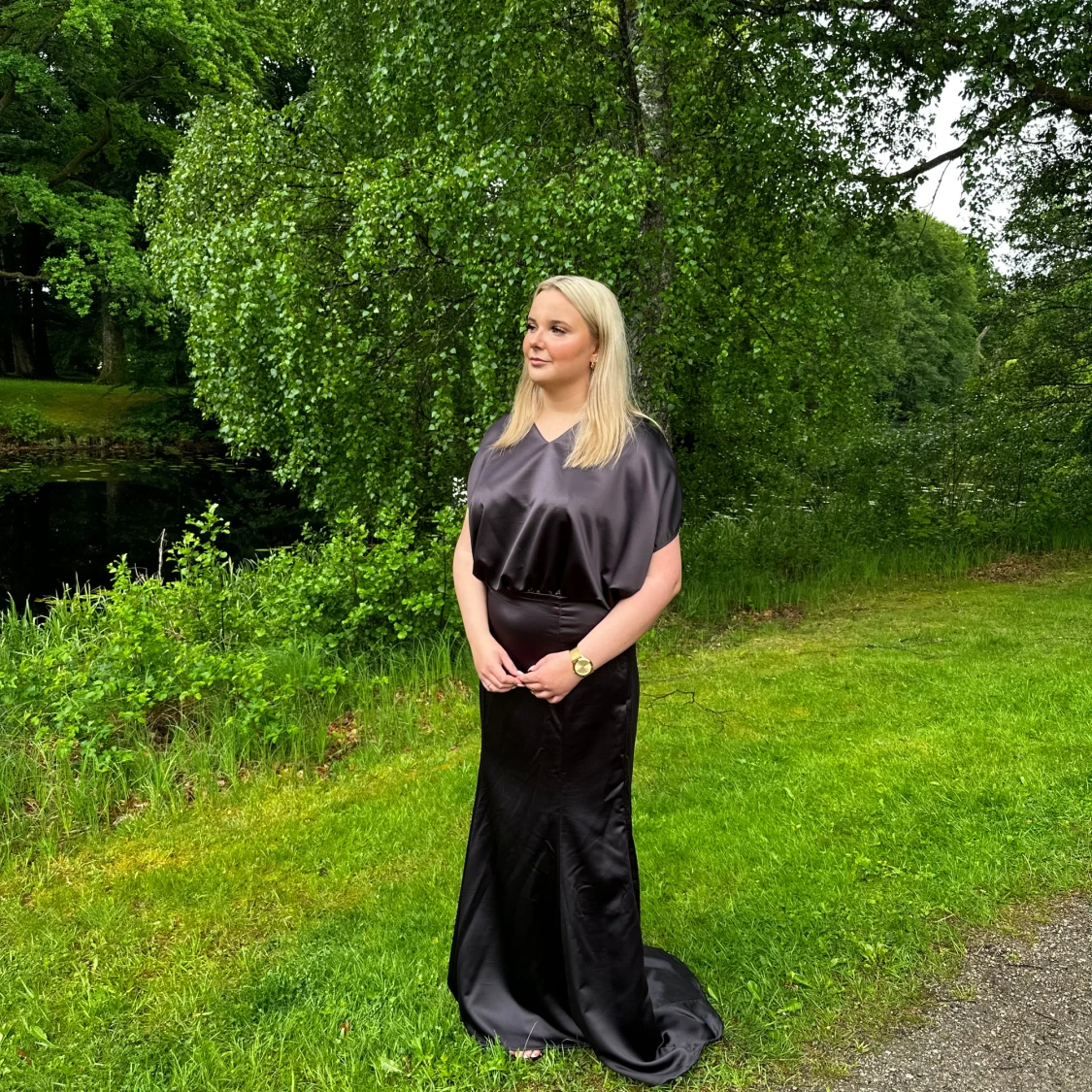 Satin balklänning sydd av Madebyheed - 92