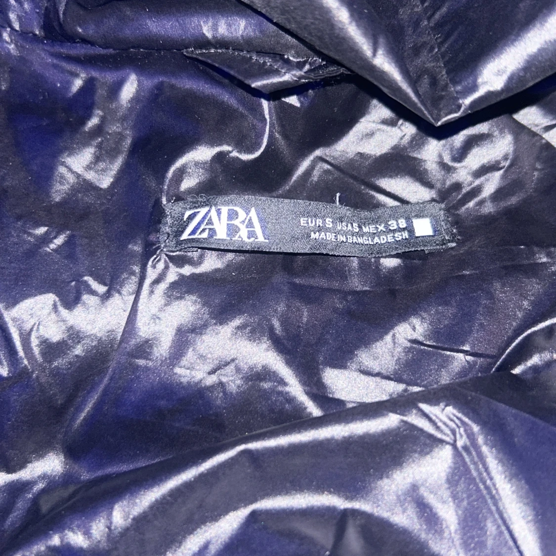 Svart pufferjacka från Zara - 92