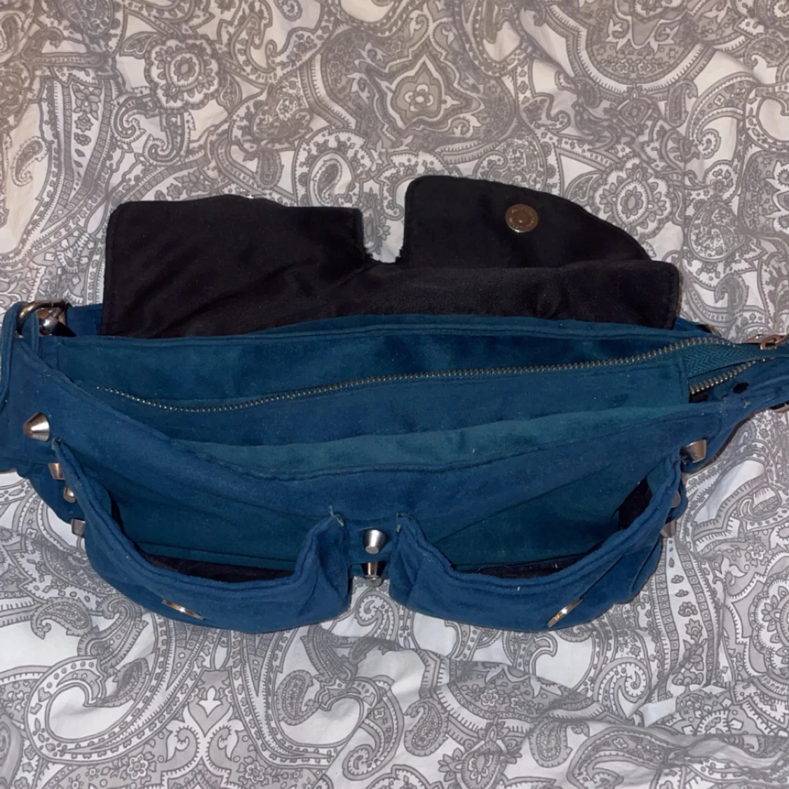 Blå/Grön axelväska med nitar från Unlimit - 91