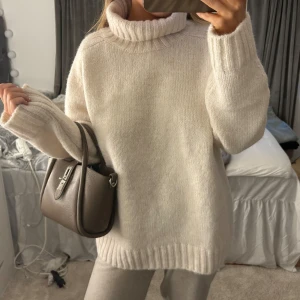 Slut såld stickad  - Denna är slut såld på hemsidan, använd 1 gång 🩷