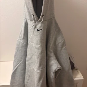 Nike hoodie - Nike hoodie, sitter lite baggie. Ånvånd lite