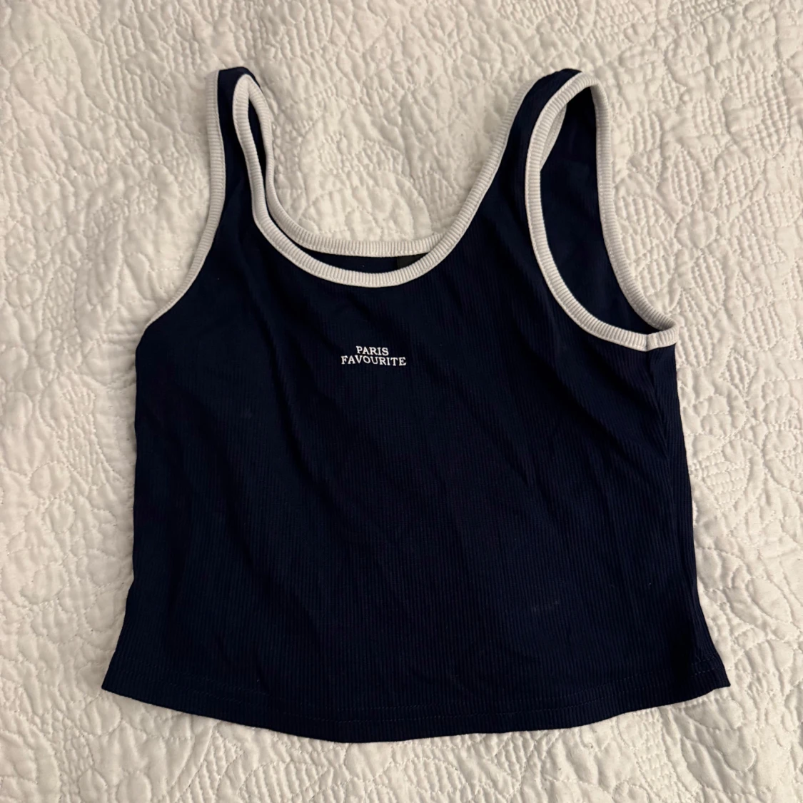 Mörkblå ribbad linnetopp