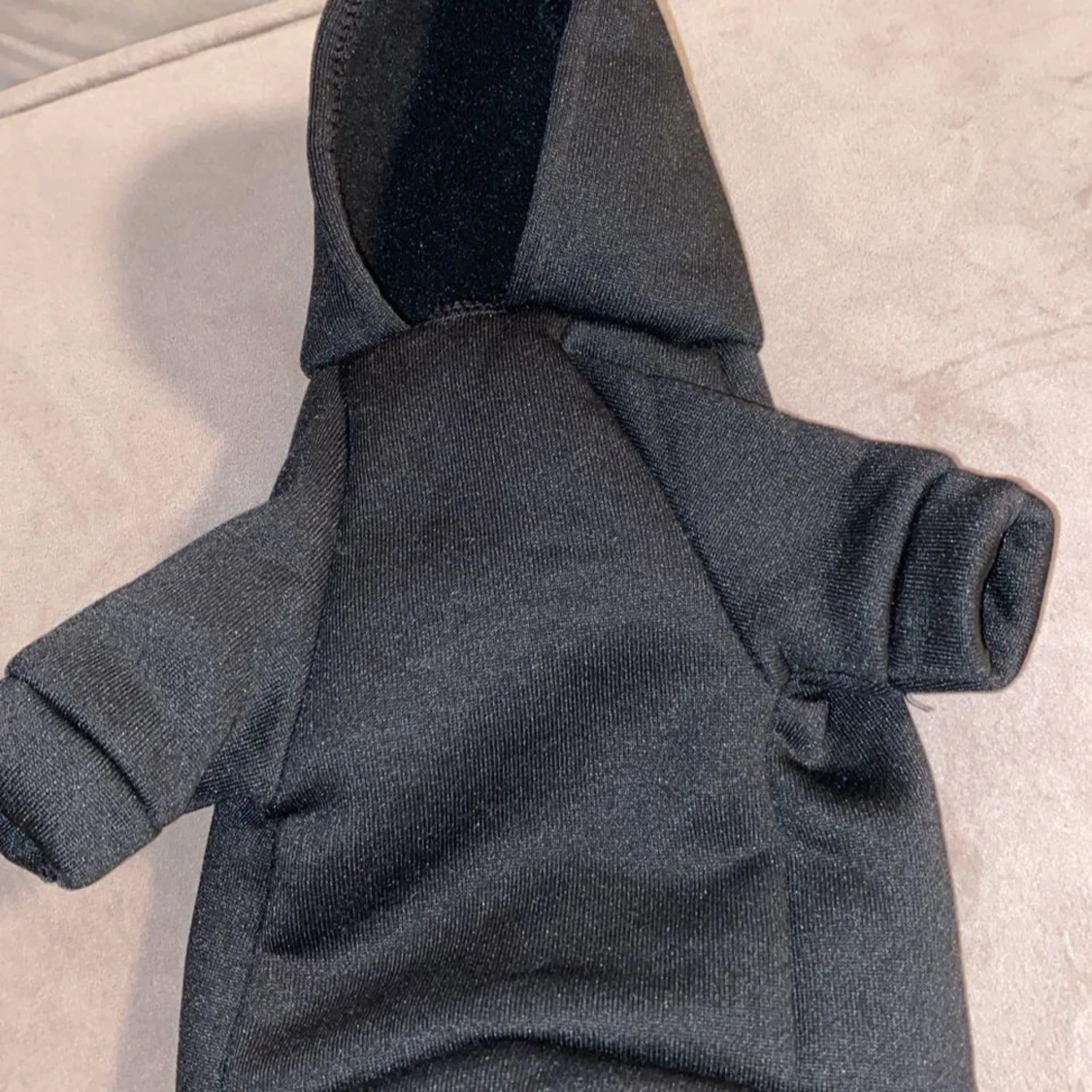 Svart hoodie med text till hundar  - 90