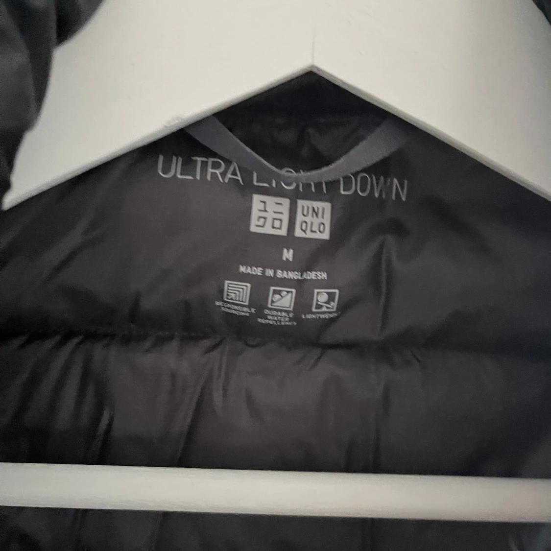 Svart dunväst från Uniqlo - 90