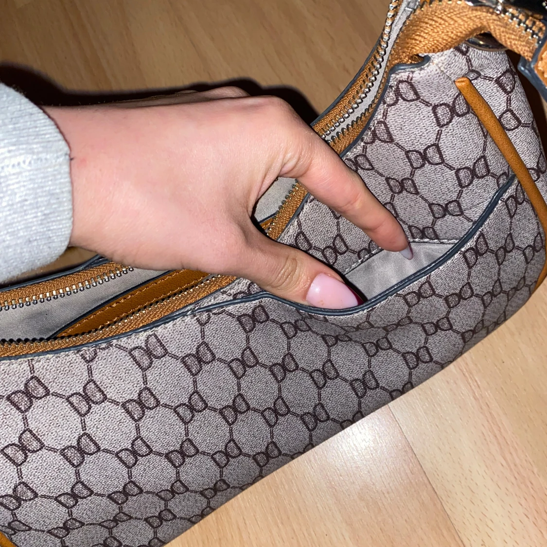  axelväska med dragkedja - 91