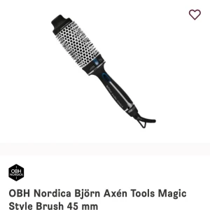 Värmeborste - En superfin värmeborste som gör jättefina blowouts. 45mm bredd och den är använd några gånger. Jag har inte kvar förpackningen som Värmeborsten kom i 