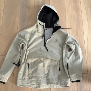 Dope jacka  - Beige dope skidjacka! 