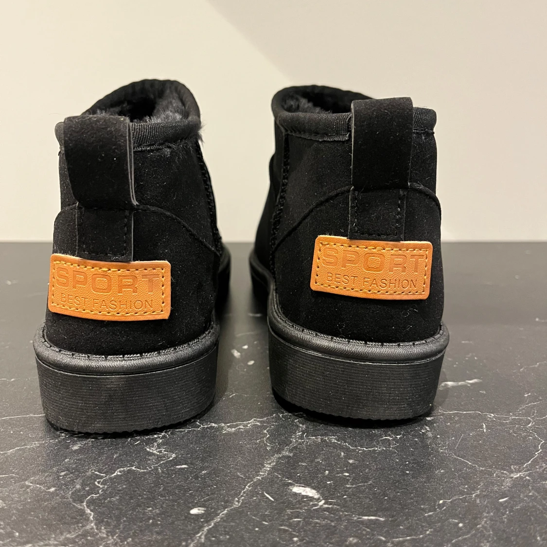 Svarta skor med foder - 90