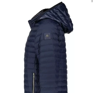 Moose Knuckle Jacka - Säljer nu min Moose Knuckle jacka då jag köpt en ny. Är avtagbar luva ifall man vill vara utan. Köpt på Johnells och använd ett fåtal gånger.