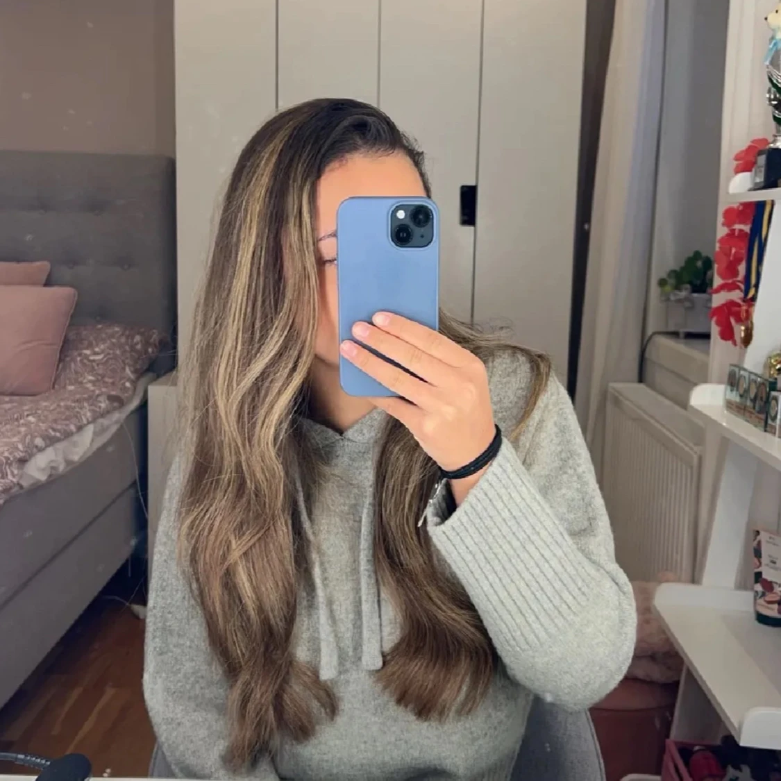 Grå hoodie från Zara - 90