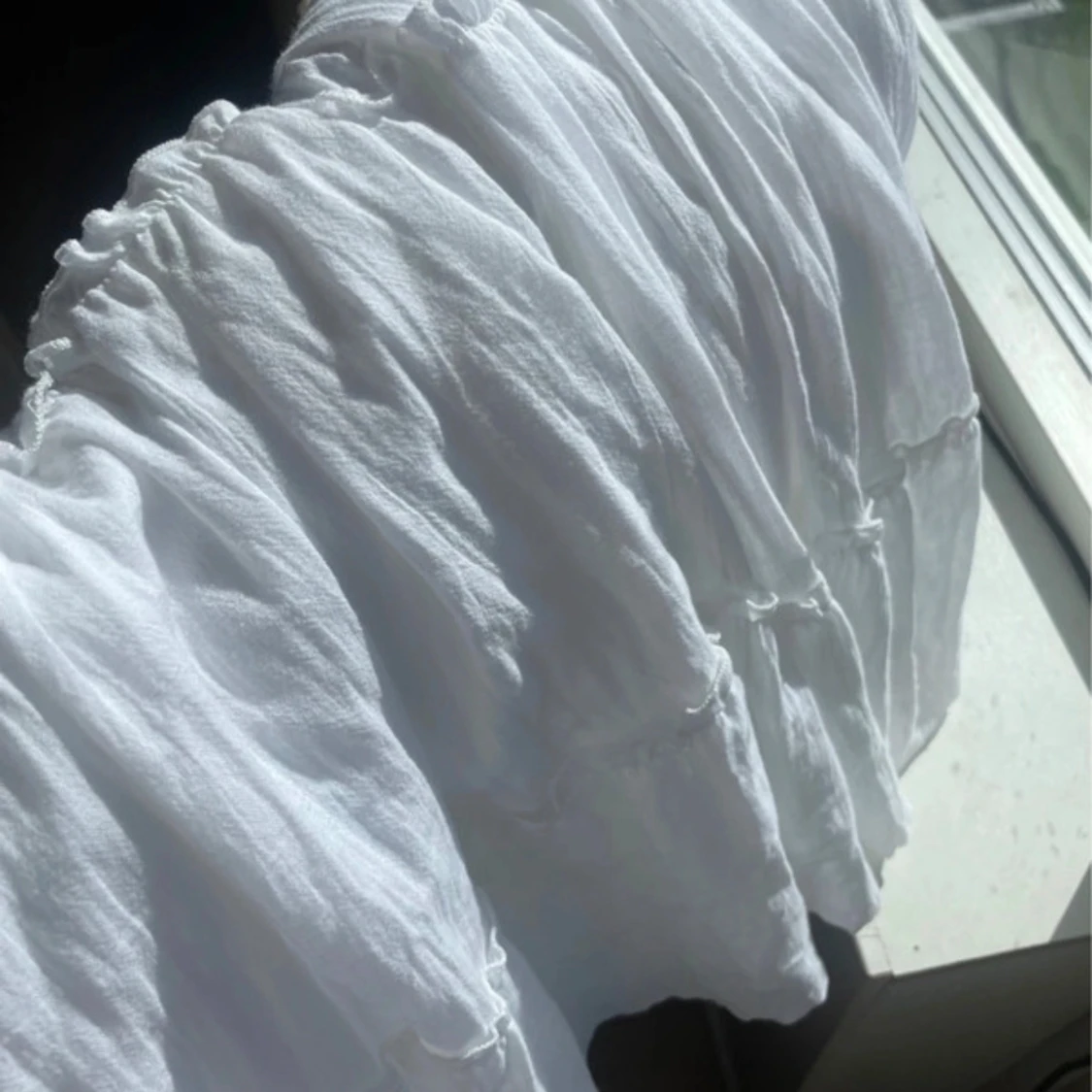 Vit klänning med knappar - 90