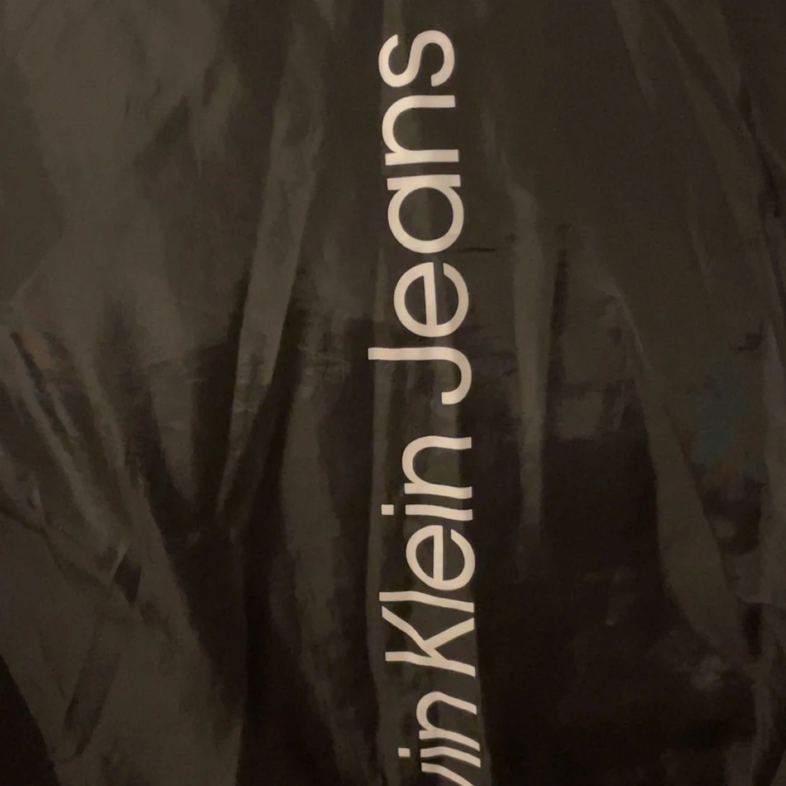 Svart pufferjacka från Calvin Klein Jeans - 90