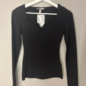Tröja från H&M - Helt ny med lapp kvar Nypris 229kr