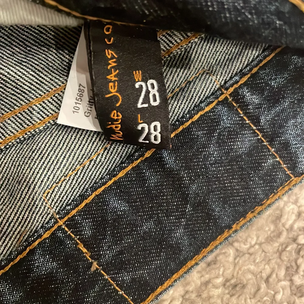 Riktigt feta nudie jeans i storlek 28/28! Säljer pågrund av att jag inte använder dem!   Hör av er vid frågor! Priset är inte hugget i sten!. Jeans & Byxor.