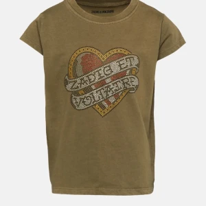 zadig voltaire tshirt - Så fin helt slutsåld zadig voltaire tshirt i snyggaste höst färgen. Endast använd en gång. Storlek 152 tror jag??? men passar bra på mig som har str S och är 168 cm lång (se sista bilden)