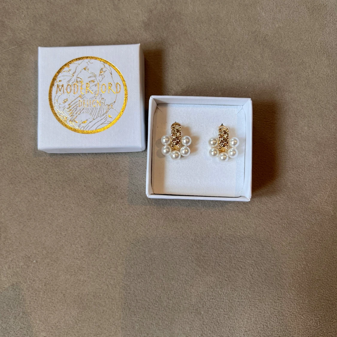 Moder Jord Design  - 90