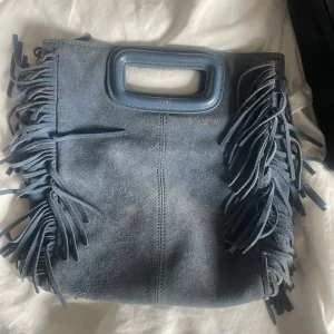 Blå maje väsla - Säljer min älskade maje väska, eftersom ingen användning längre, bra skick!!💖